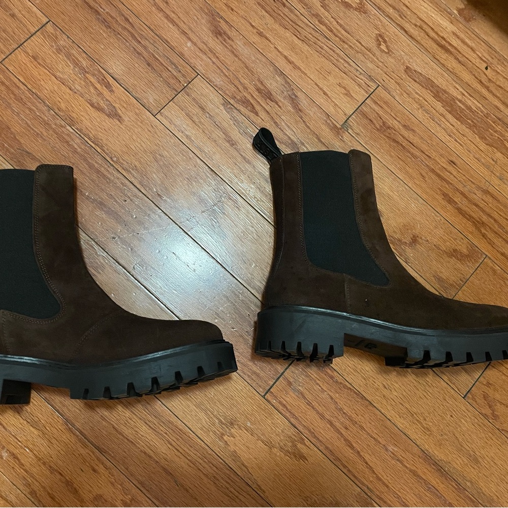 Women’s Brown Chelsea Boots